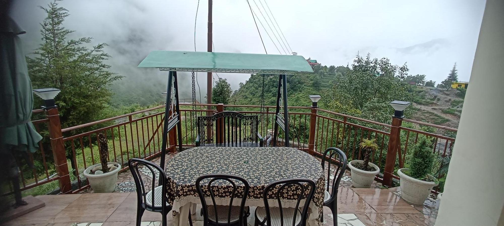 Icebergs Mussoorie - A Boutique Stay And 24 Hrs Roof Top Cafe Exterior foto